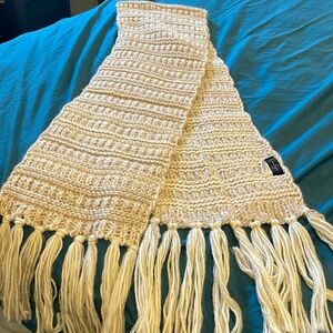 Jessica Simpson scarf